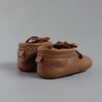 Load image into Gallery viewer, Milo Moccasin in Pretzel (size 6)
